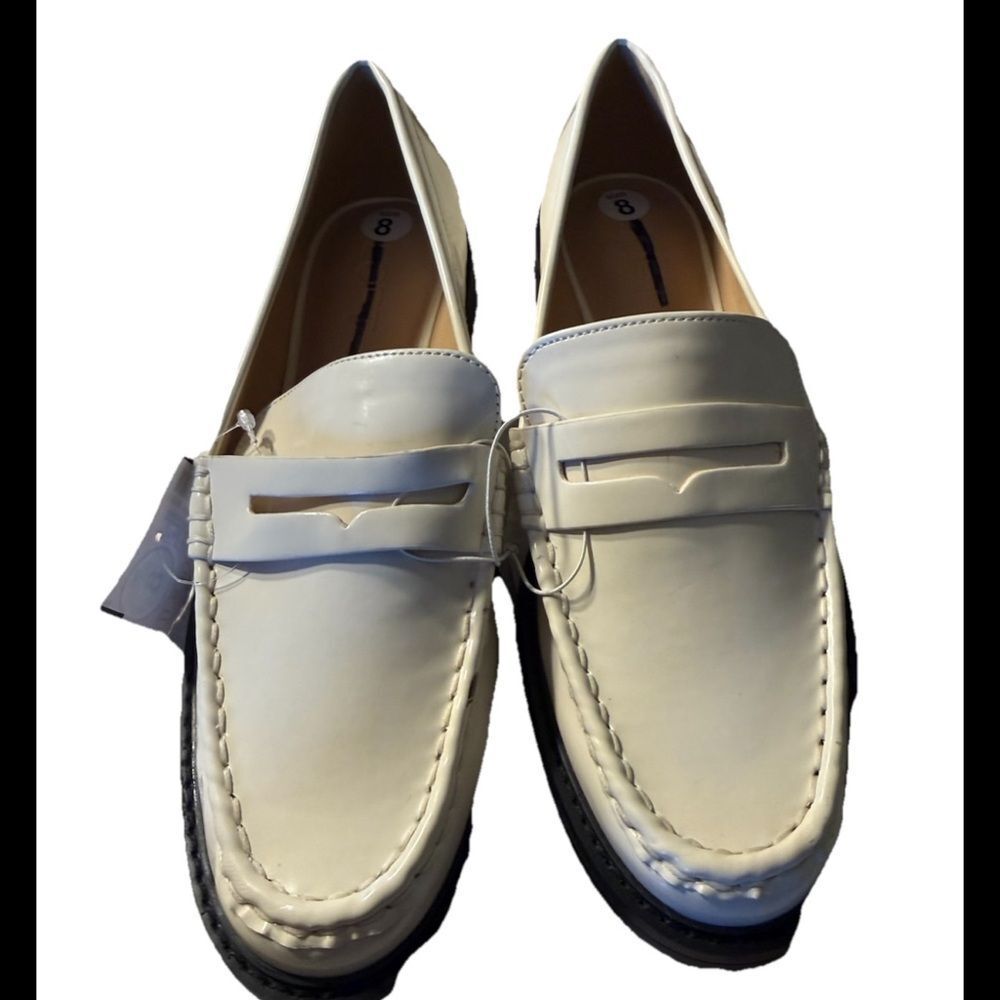 LOFT Off-White Women’s Loafers Size 8